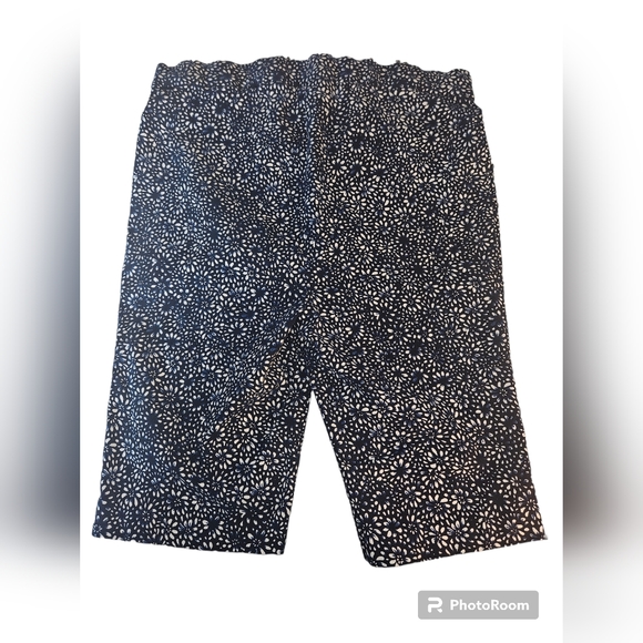 Rafaella Bermuda Stretch Shorts,Size 14, Blue,White,Length 20 in ,Waist 16 in - Picture 4 of 6